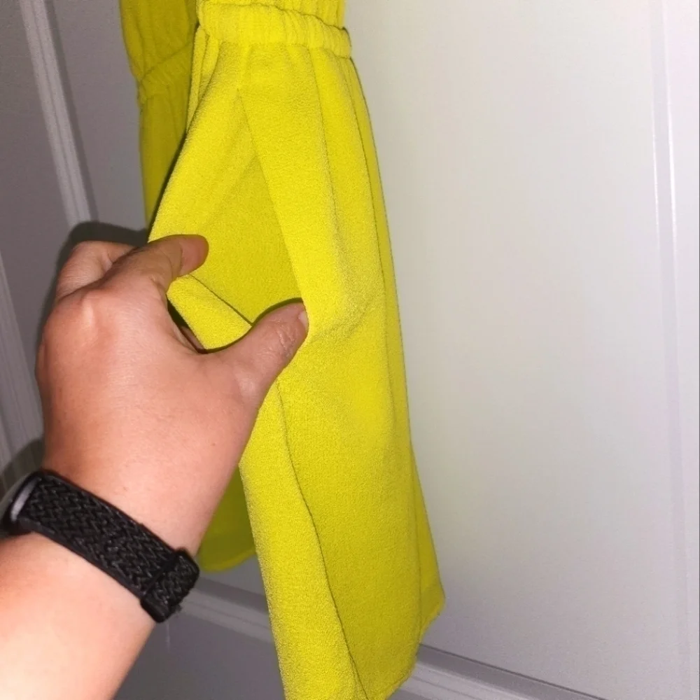 ❤️ 3 For 15 Bebe bright yellow romper with pockets Size X-Small - Picture 3 of 4